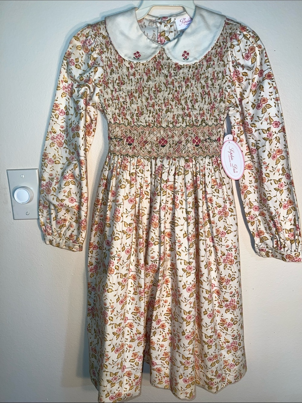 VTG Hand Smocked Floral Long Sleeve Dress with Peter Pan Collar. NWT Size 6x7